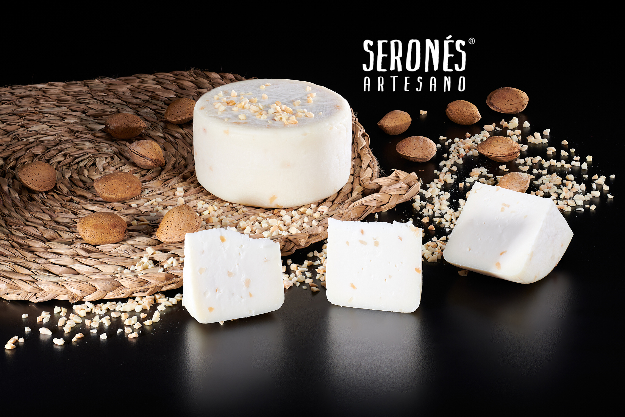 SEMICURADO CON ALMENDRA